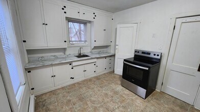 Building Photo - nre917