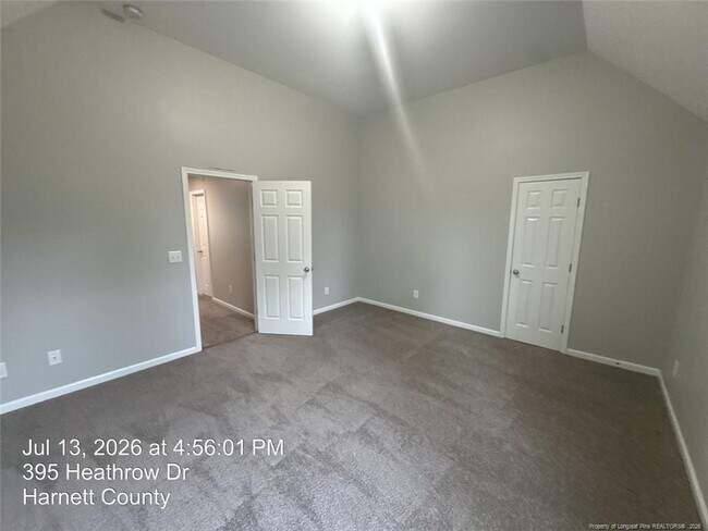Building Photo - 395 Heathrow Dr