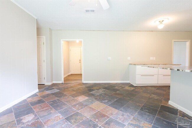 Building Photo - 2071 Colony Rd