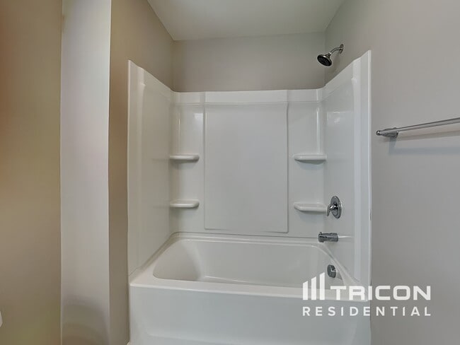 Building Photo - 426 Contentment Dr