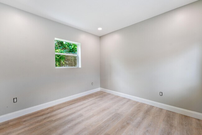 Building Photo - 3600 Westview Ave