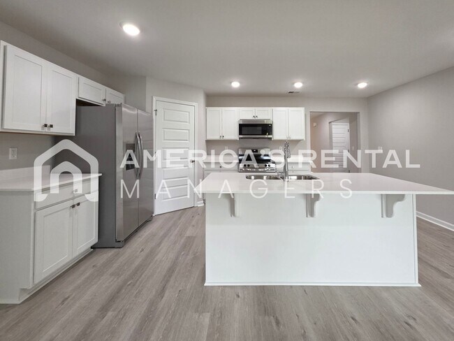 Building Photo - Space to Live, Style to Love!