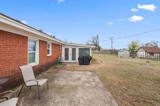 Building Photo - 3729 NW 60th St
