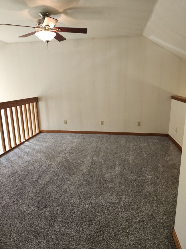 Building Photo - 3-bedroom 3 bath House
