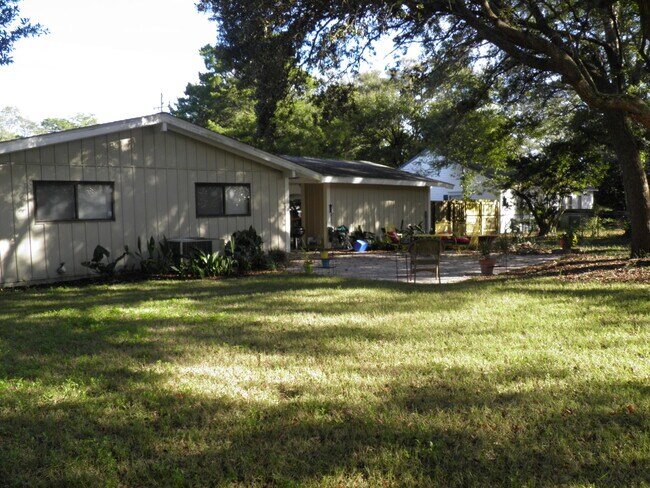 Building Photo - 103 Alden Dr