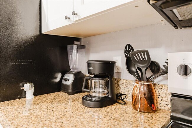 Building Photo - 5120 Conroy Rd