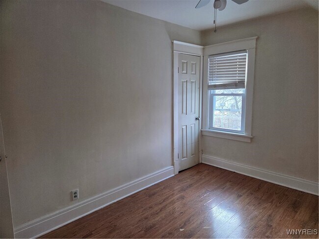 Building Photo - 212 Newburgh Ave