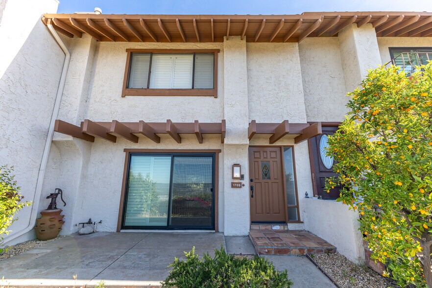 Building Photo - 1709 Camino de Villas