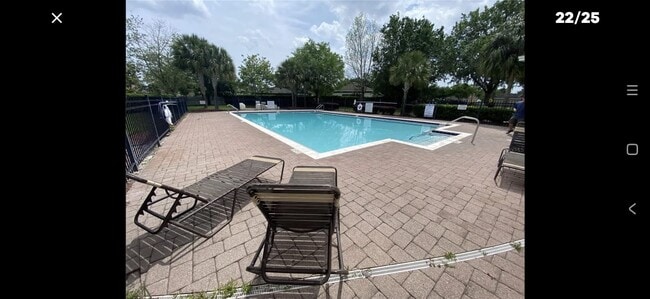 Building Photo - 2211 Pine Oaks Tr