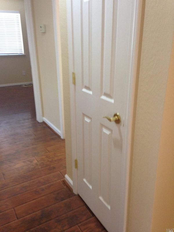 Building Photo - 1103 Meadowlark Dr