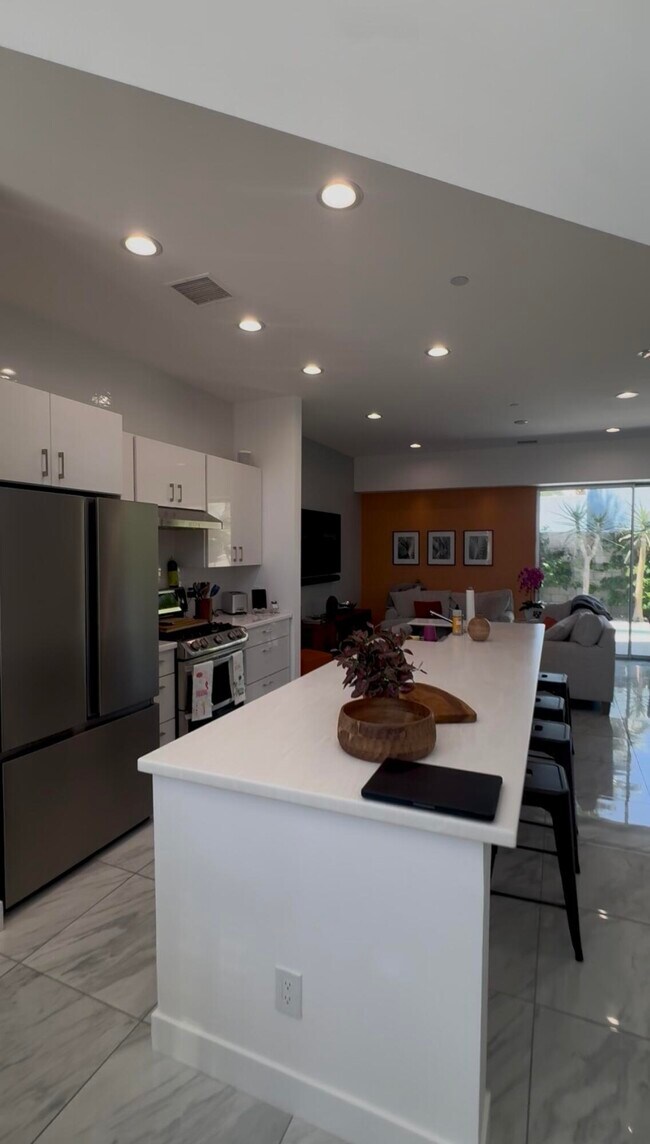 Building Photo - 302 Breeze Loop