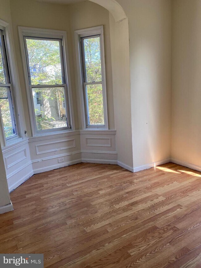 Building Photo - 649 N 40th St