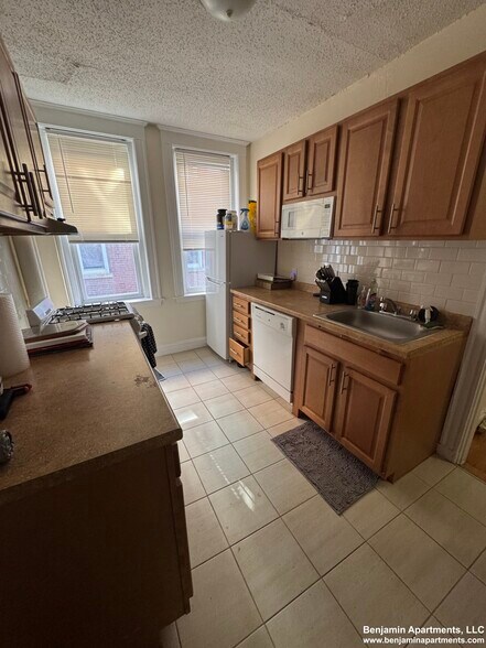 Primary Photo - 5 Barrows St