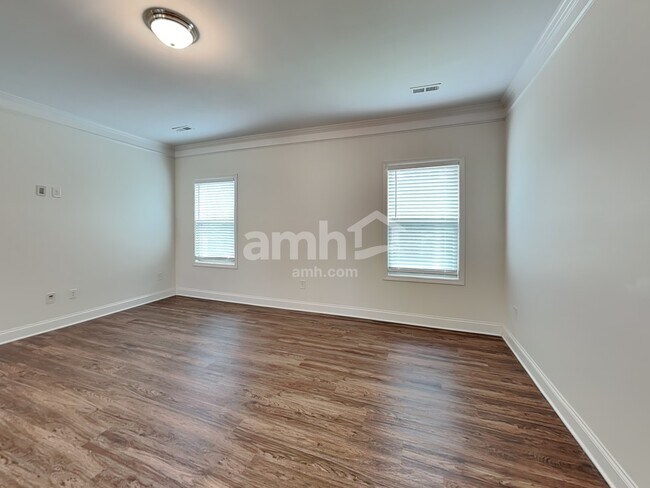 Building Photo - 30 Adams Manor Court