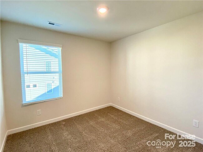Building Photo - 2511 Arbor Loop Dr