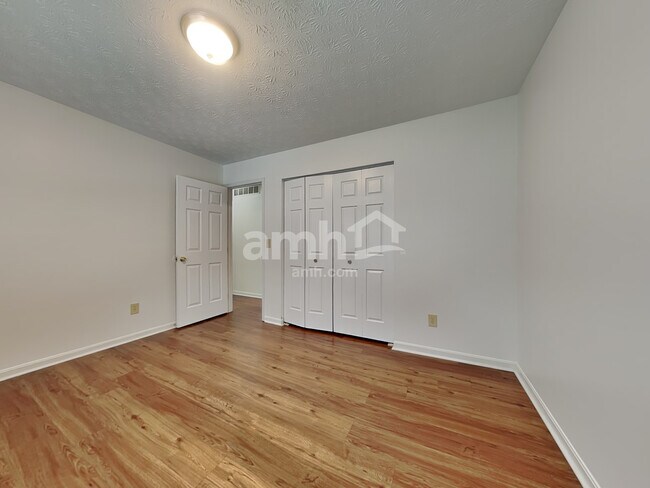 Building Photo - 2580 Evergreen Dr