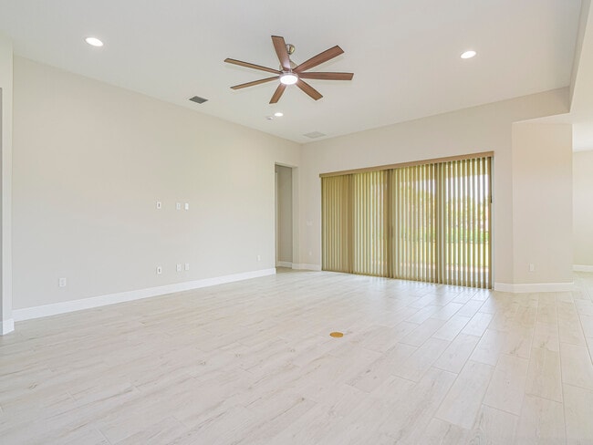 Building Photo - 6423 High Pointe Cir