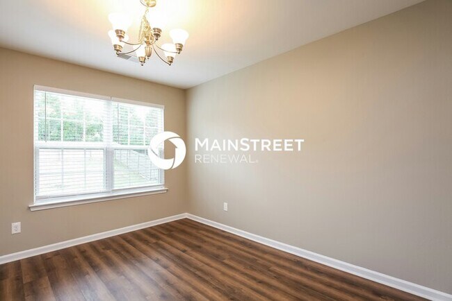 Building Photo - 4 Bedroom Pet-Friendly Home in Greensboro, NC with Main Street Renewal