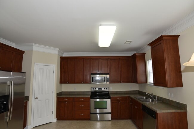 Building Photo - Available April 10th