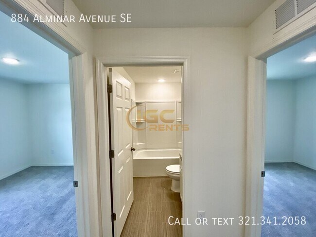 Building Photo - 884 Alminar Ave SE