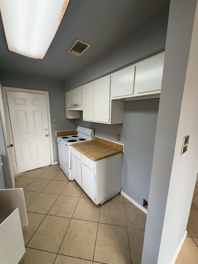 Building Photo - 4546 Algernon Dr