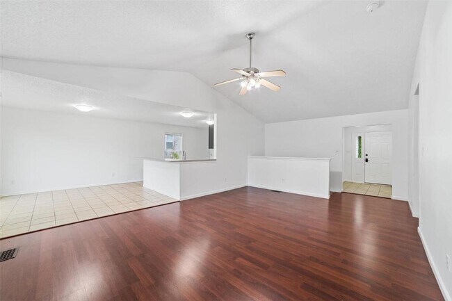 Building Photo - 287 Kerstyn Dr
