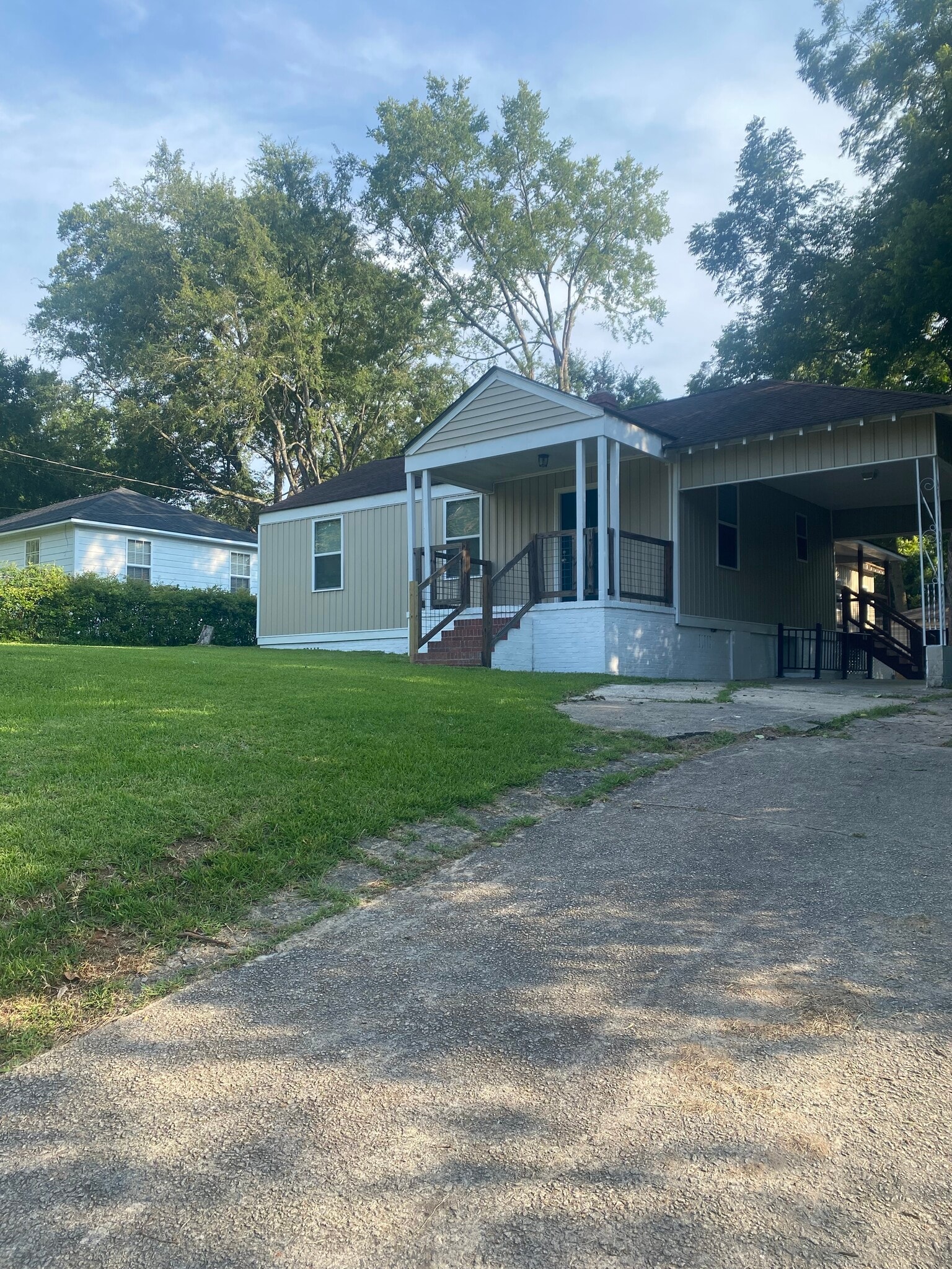 Carport - 1310 N Clark St