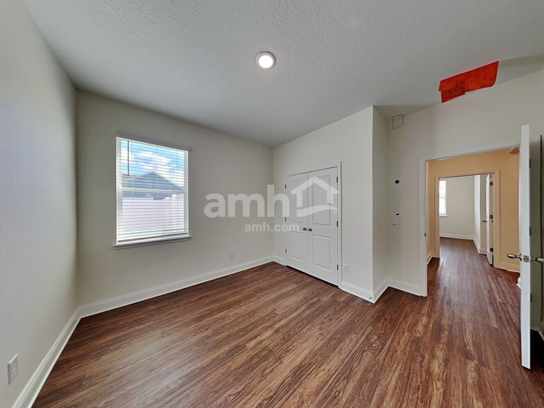 Building Photo - 900 Summer Stone Loop