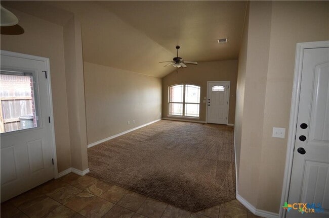 Building Photo - 303 Sladecek Dr
