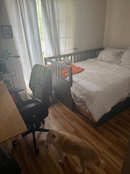 Building Photo - 119 N Alderwood St