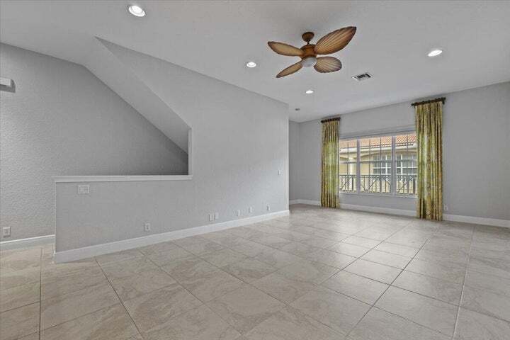 Building Photo - 4902 Vine Cliff Way E