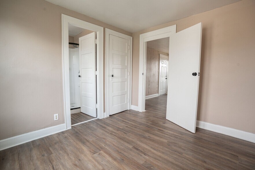 Building Photo - 1918 W Washington St