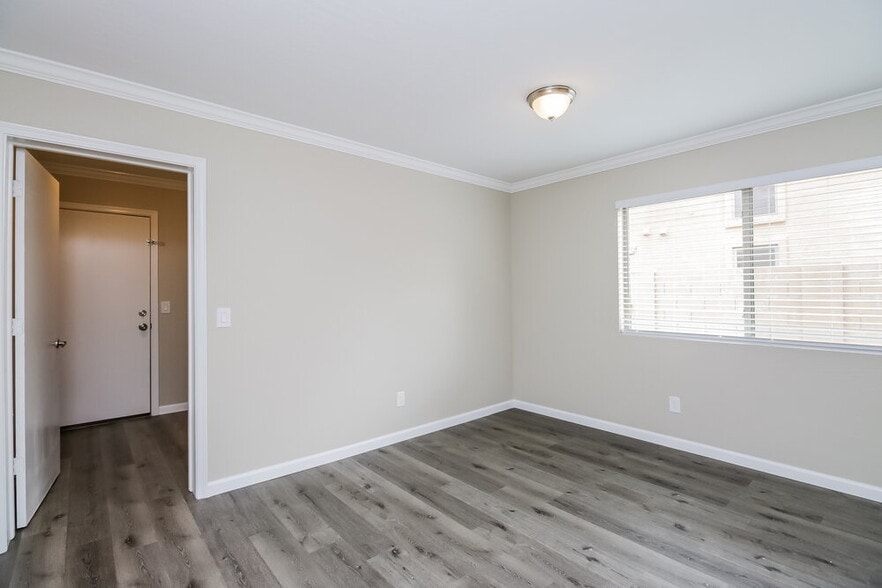 Building Photo - 2478 W Desert Spring Way