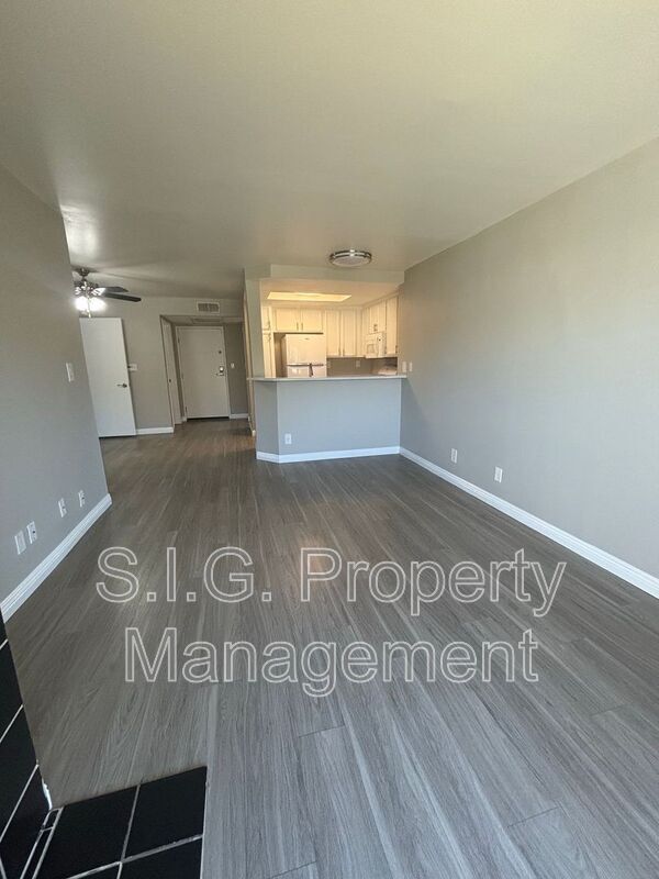 Building Photo - 4500 Laurel Canyon Blvd