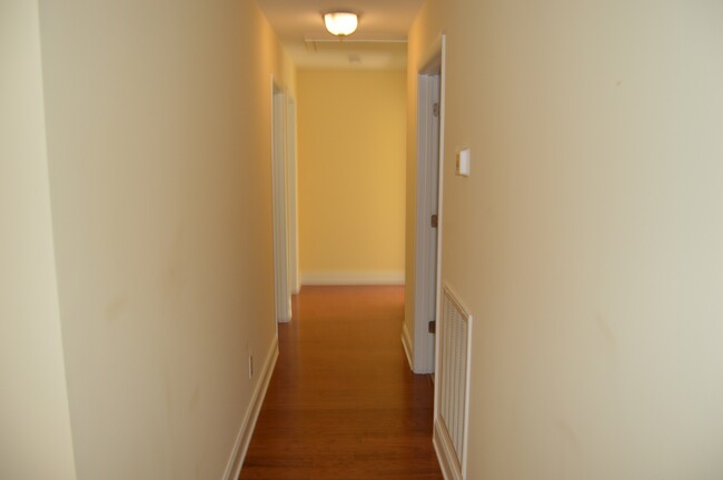 Building Photo - 132 Springfield Rd