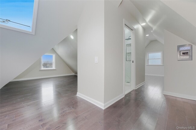 Building Photo - 120 Maple Ave