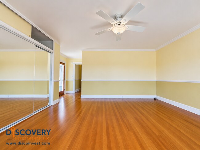 Building Photo - 327 San Carlos Ave