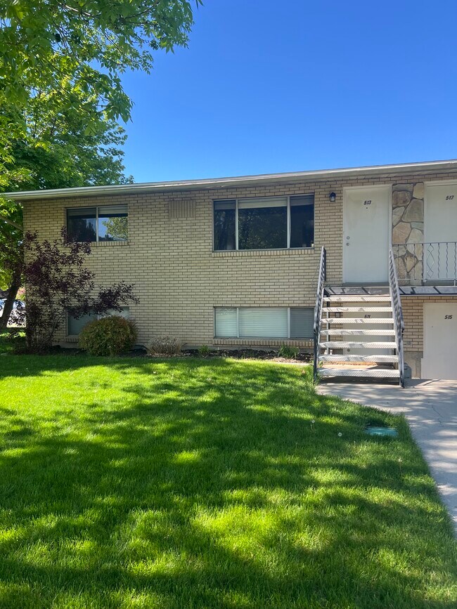 Building Photo - UNIT 525