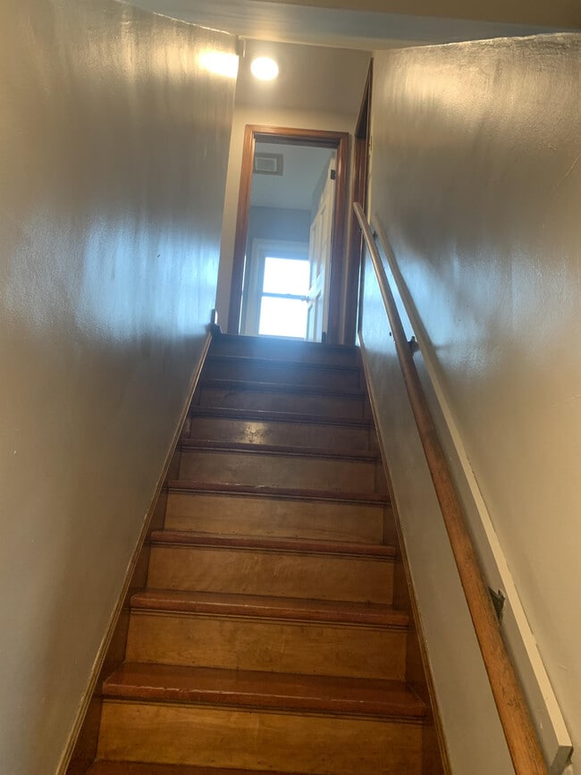 Building Photo - 999 Fairwood Ave