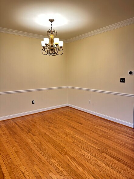 Building Photo - 644 Springhouse Square SE