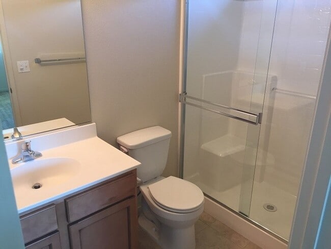 Building Photo - Two Bedroom Townhouse Style Apartment with Garage - Northwest Santa Rosa