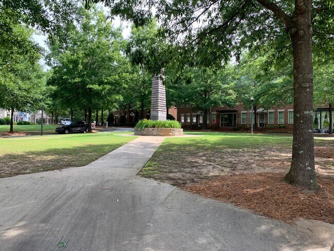 Building Photo - 4132 N Swann St