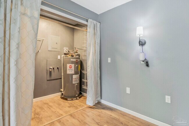 Building Photo - 2325 Merle Cir