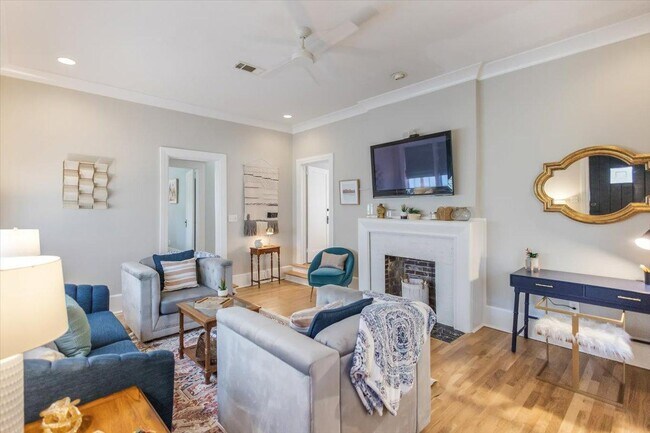 Building Photo - 4041 Pine Hill Dr