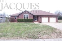 Building Photo - 813 Mark St