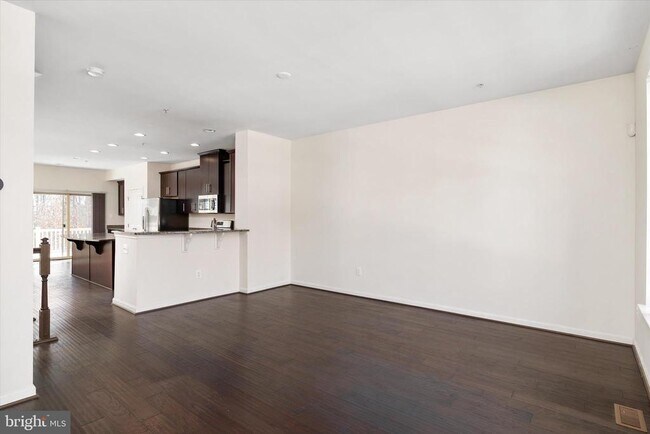 Building Photo - 7627 Hamilton Xing