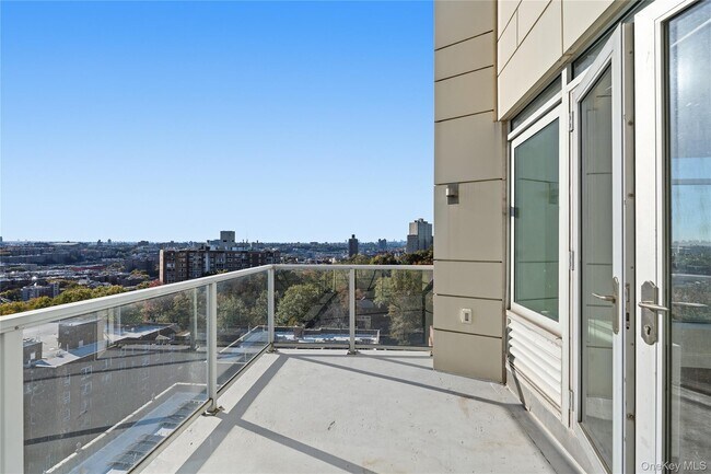 Building Photo - 3220 Arlington Ave