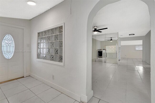 Building Photo - 6661 Meade St