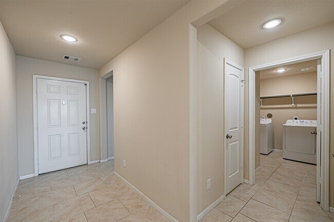 Building Photo - 3126 McDonough Way