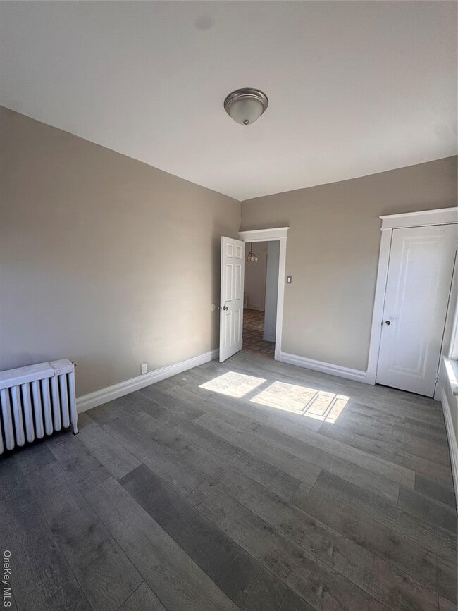 Building Photo - 583 Van Nest Ave